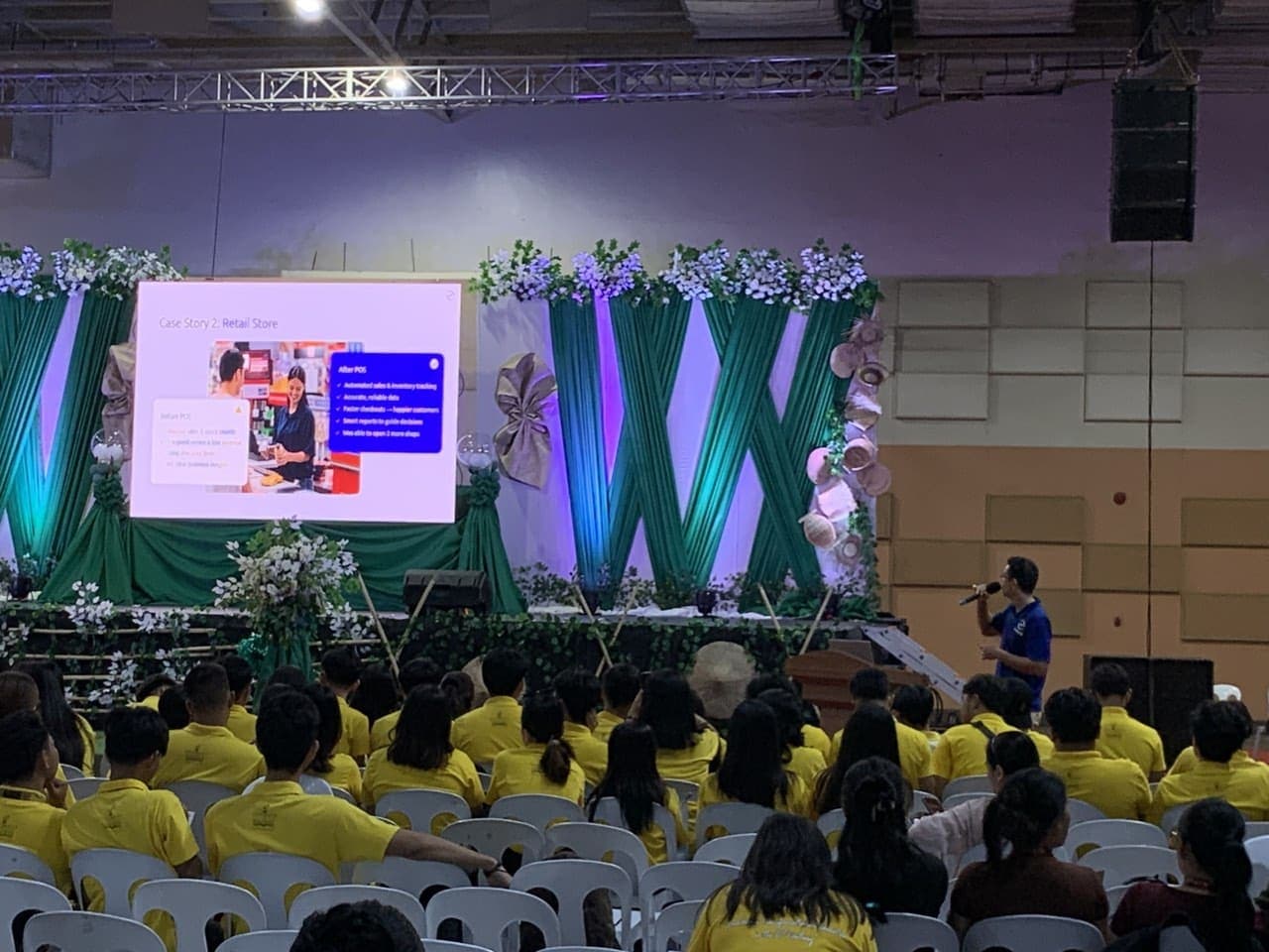 Negosyo Expo: Visitors at booth